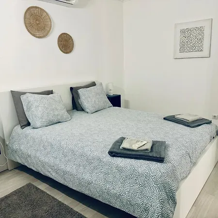 Milflores Apartment *
